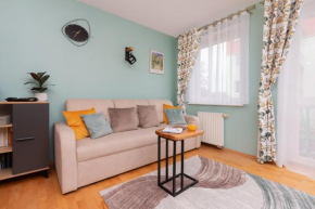 Subtle and Cosy Studio with Furnished Balcony in Gdańsk by Noclegi Renters